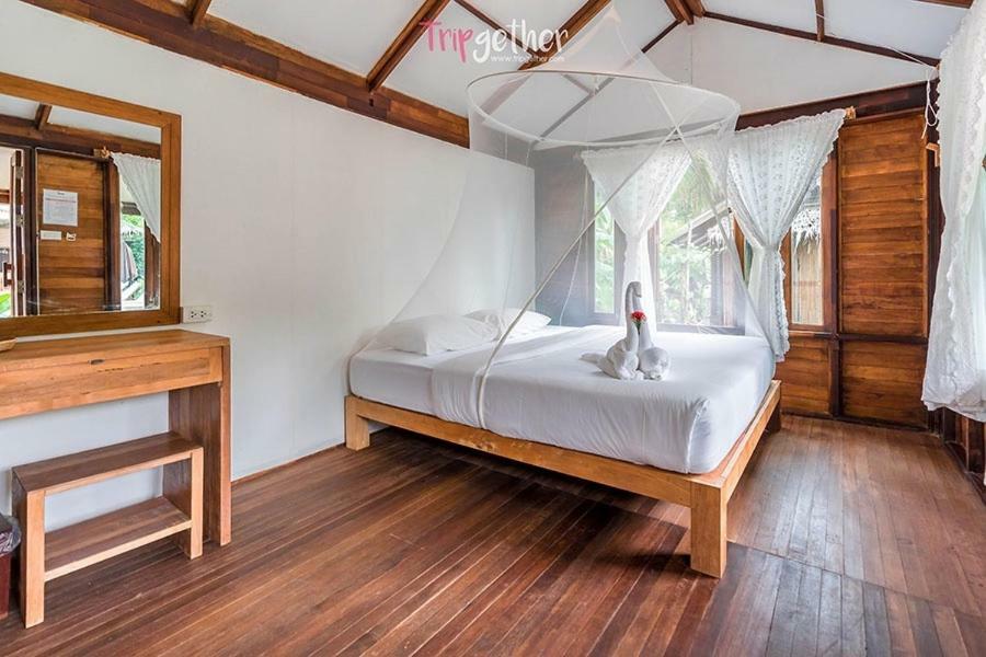 Jungle Koh Kood Resort Ban Khlong Chao Bagian luar foto